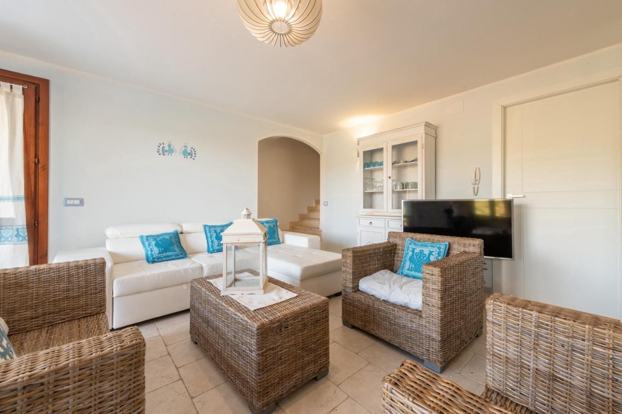 Villa Acquamarina Semi Detached Villa With Private Pool And Wifi Torre delle Stelle Eksteriør billede
